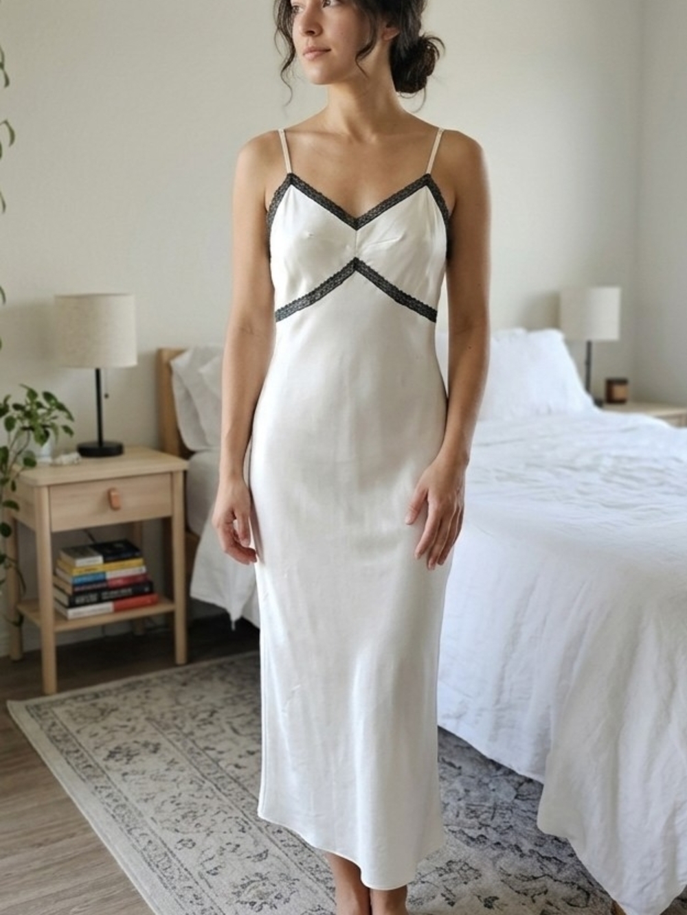 Vera Wang Ivory Slip Nigh Gown Black Lace Trim